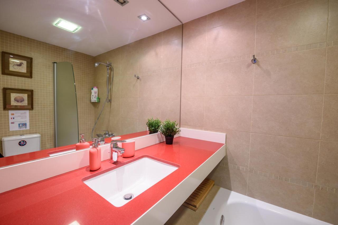 Ramblasrentals Cozy Renovated 2Br With Balcony Lift 20M Rambla - Parking - Wifi Барселона Экстерьер фото